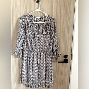 Dr. 2 v-neck purple paisley dress sz.  Medium